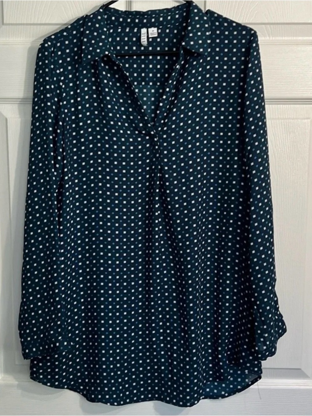 Elle button-up blouse navy blue with blue dots & white squares - Size medium